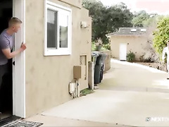 Twink Sneaks His Boyfriend In The House To Get Plowed