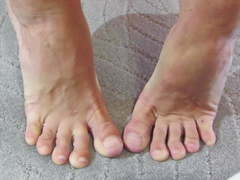 SPIT & SUCK ON MY PERFECT TOES